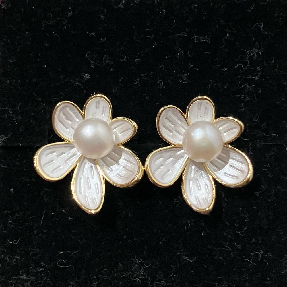 Sterling Silver 925 Flower Freshwater Peal Stud Earrings